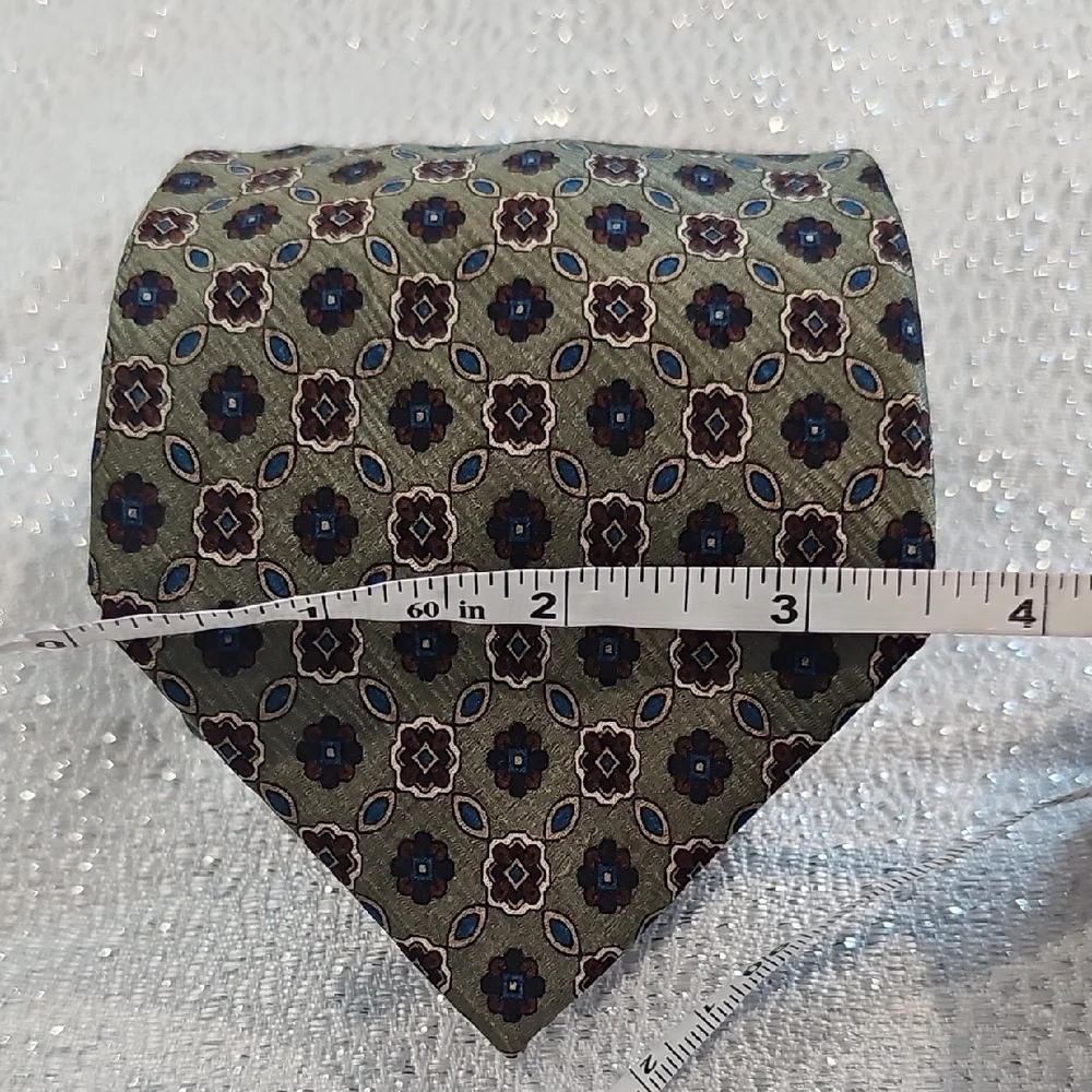 Meeting Street Hand Made Silk Men's‎ Tie Geometric Pattern Green